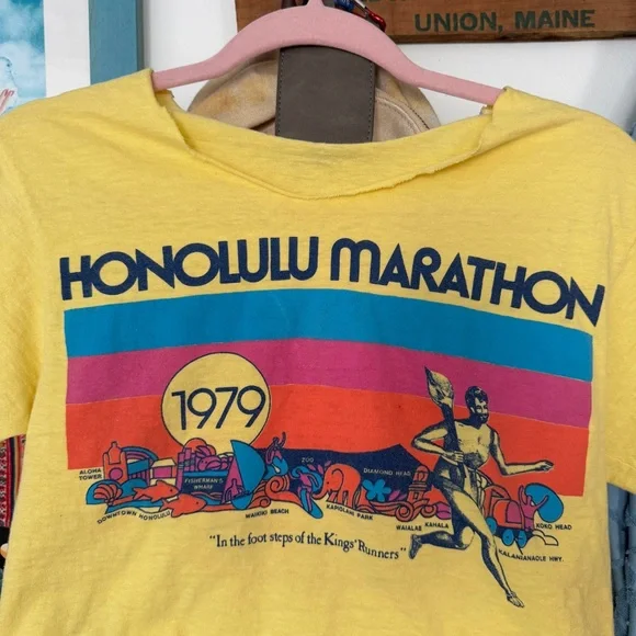 Yellow Honolulu Marathon 1979 Graphic Tee - Picture 2 of 4